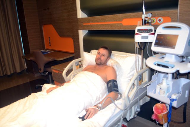 Designerul a fost foarte afectat in urma operatiei pe inima din Turcia