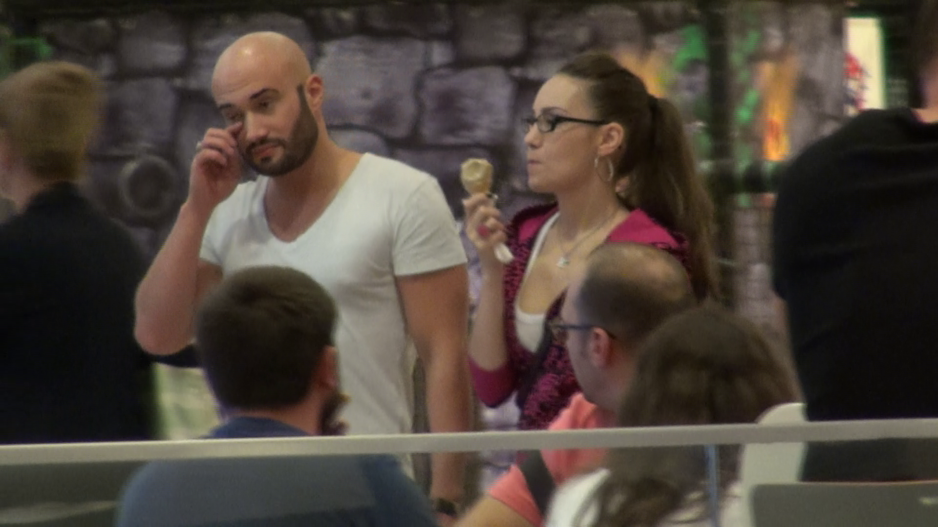 Actorul i-a cumparat fetei inghetata