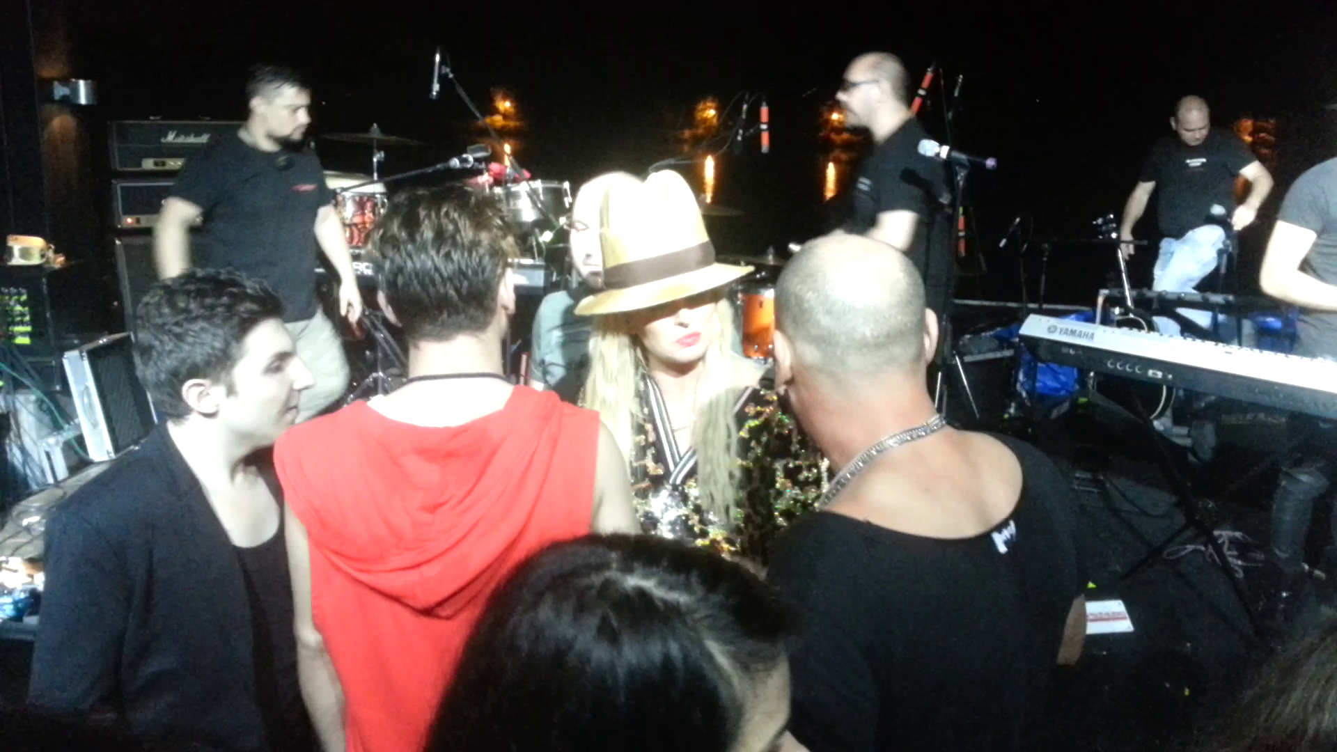 Delia a ras in fata lui Nick, incercand sa dea totul pe gluma