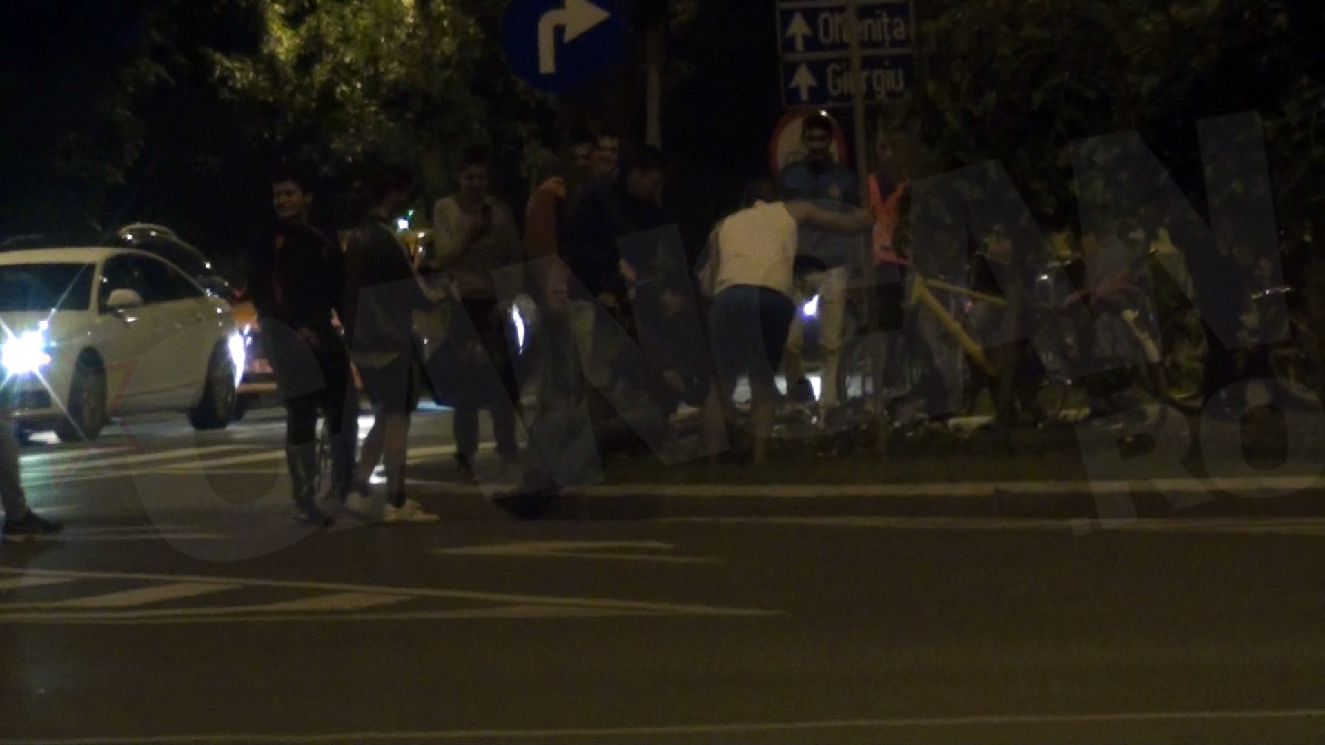 Barbatul si-a continuat noaptea printre flori