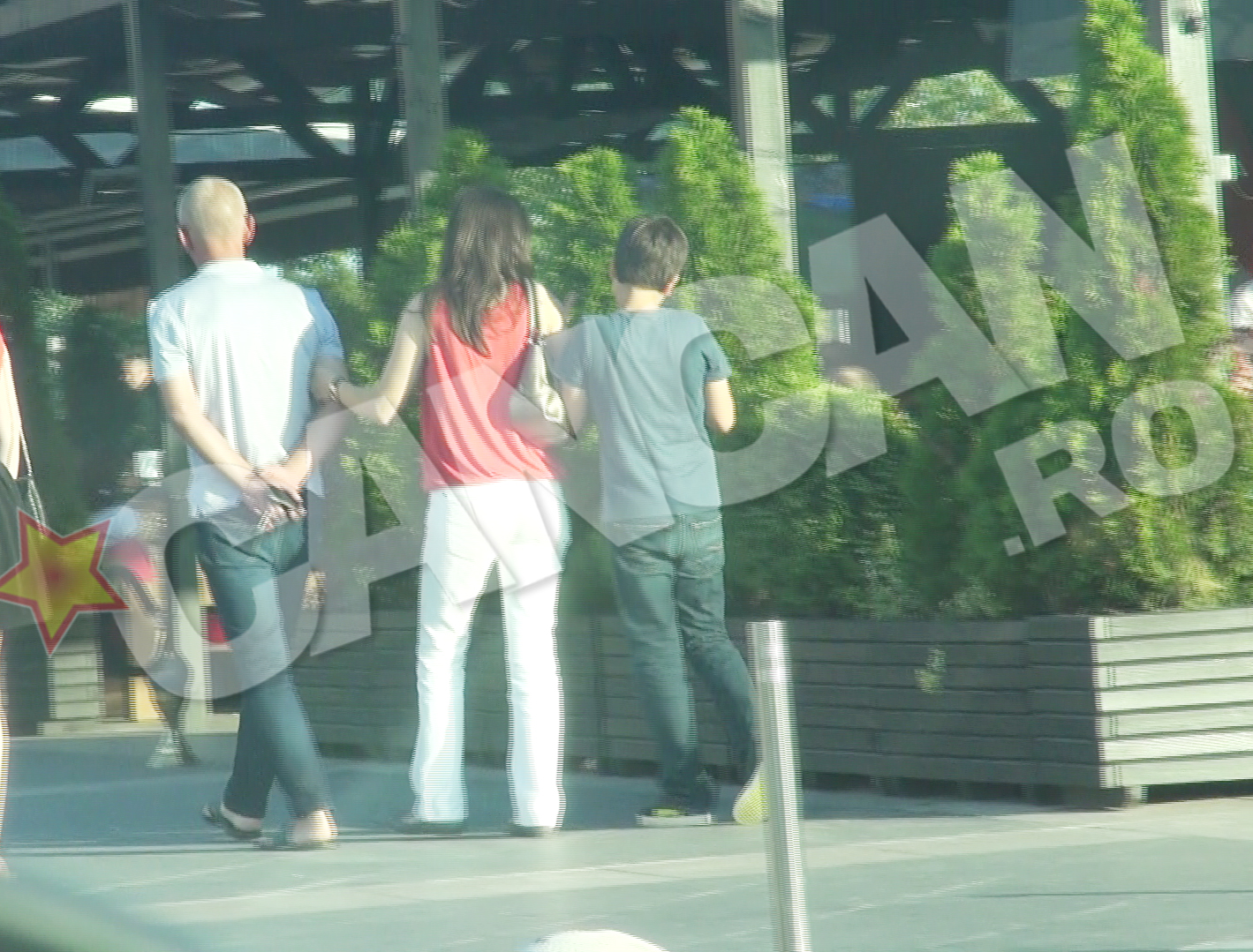 Pentru ca a ajuns la fundul sacului, Bucsaru si-a dus familia la o terasa de la mall si nu la vreun restaurant de fite, ca in vremurile bune