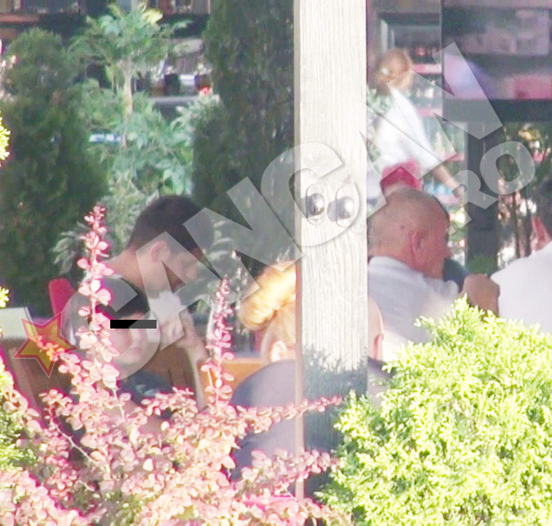 In timp ce au stat la terasa, Bucsaru s-a uitat la meci