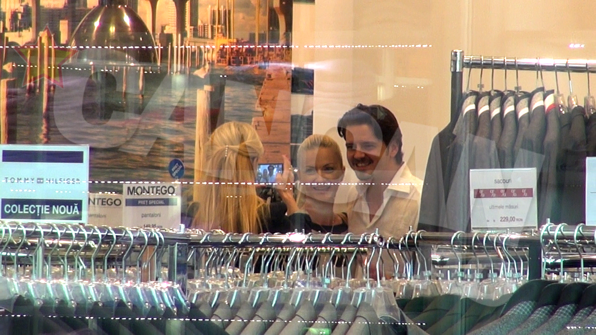 Intre doua cumparaturi, acesta si-a facut timp si de cateva fotografii cu fanii