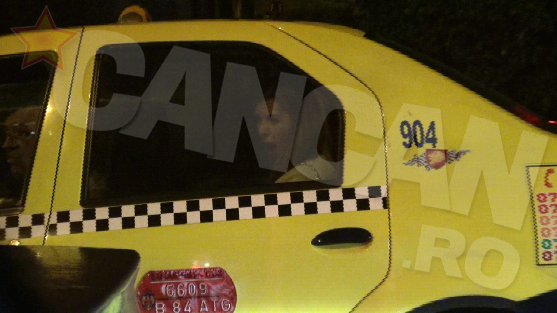 Obosita, Alina casca cu gura pana la urechi