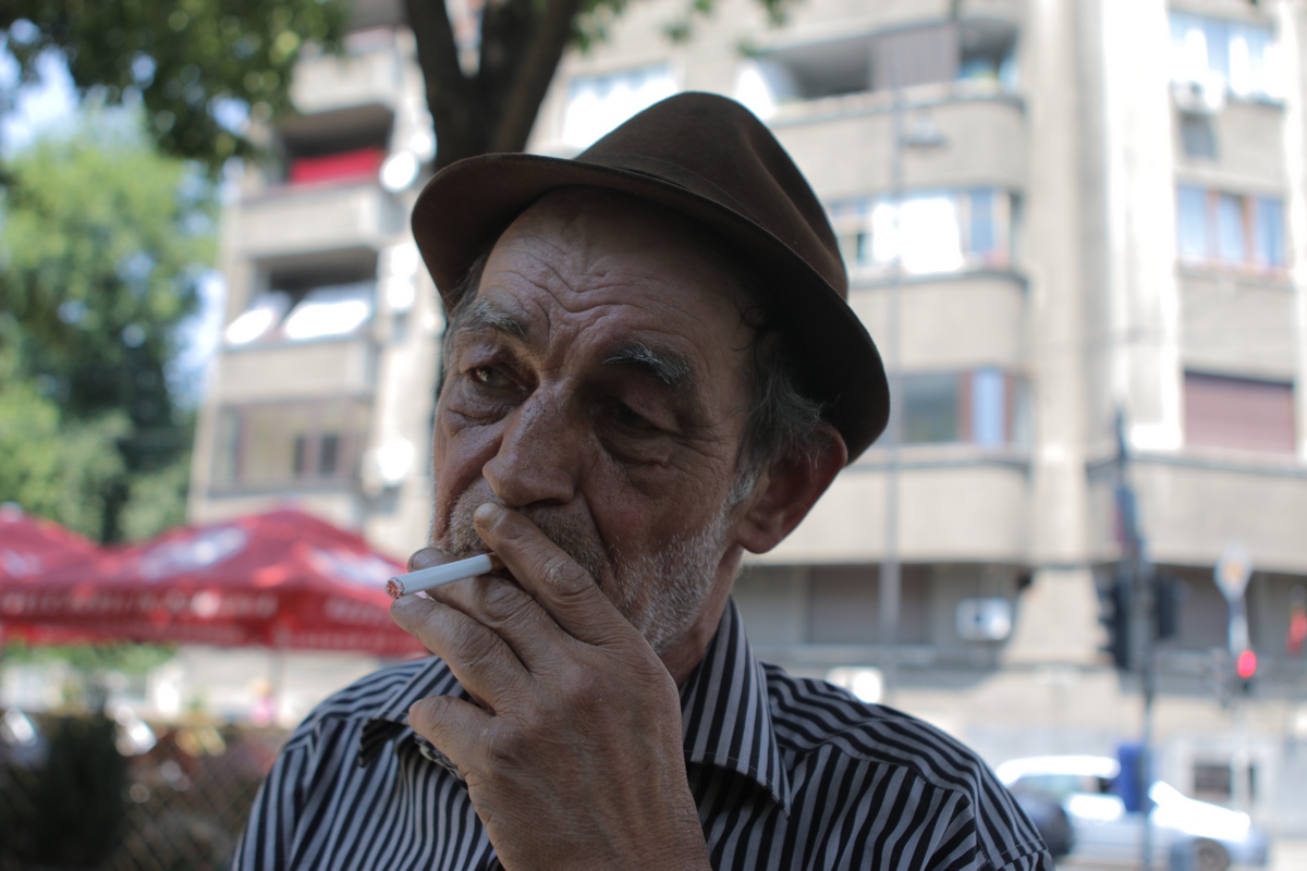 Ion Barladeanu ne-a povestit despre o intamplare, care sustine ca este adevarata, cand un om a fost gasit zidit intr-un perete al Casei Poporului