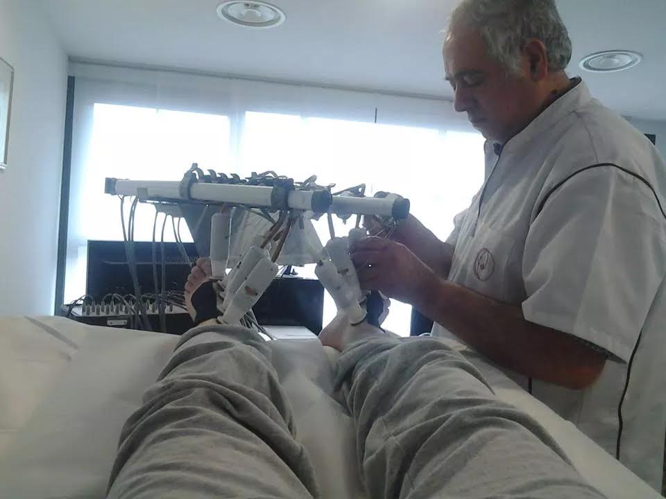 Cantareata de muzica populara face diferite tratamente pentru a putea merge