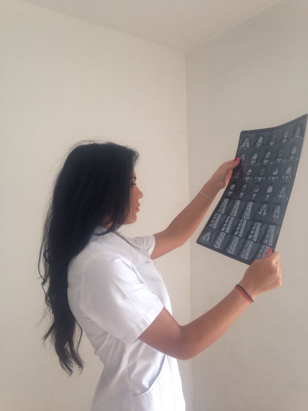 Tanara vrea sa-si deschida un cabinet de ginecologie