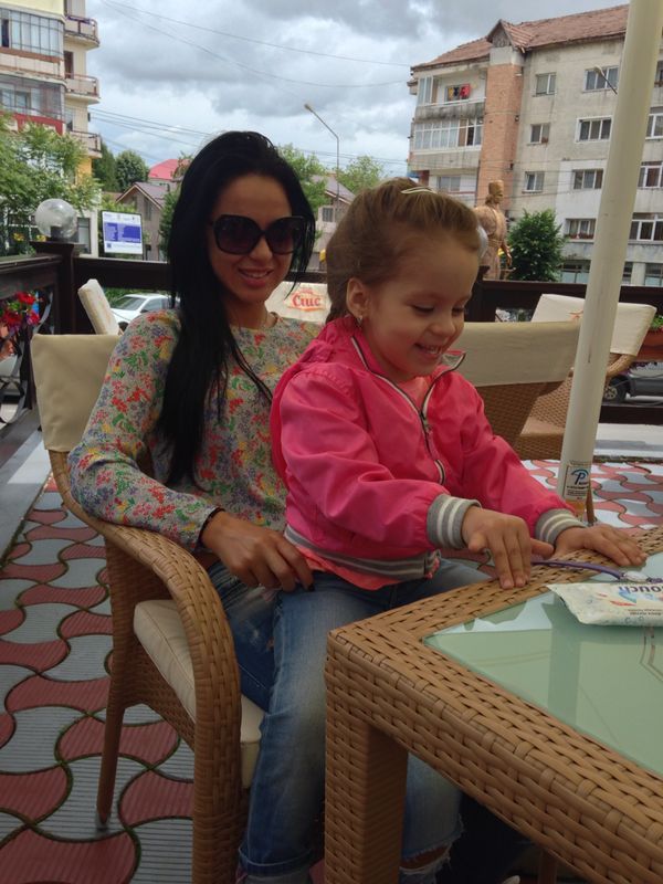 Tanara alaturi de cea mai importanta persoana din viata ei, fiica ei Ana Nicole