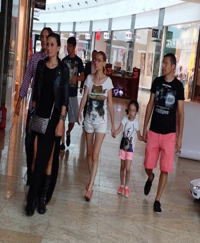 Cei doi s-au plimbat alaturi de un alt cuplu de prieteni, dar s-au ignorat aproape in permanenta