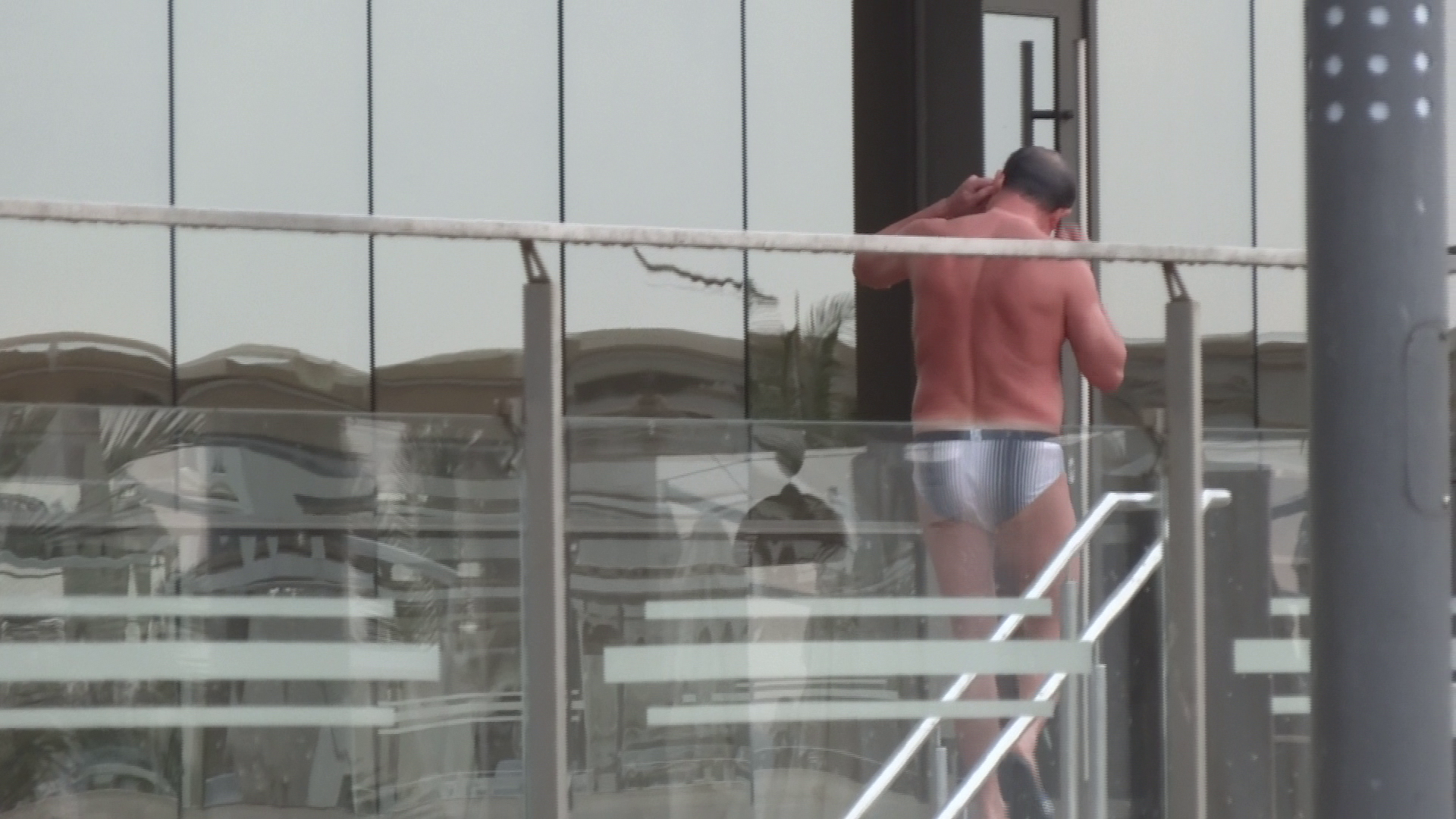 Vasile Blaga isi scoate apa din urechi