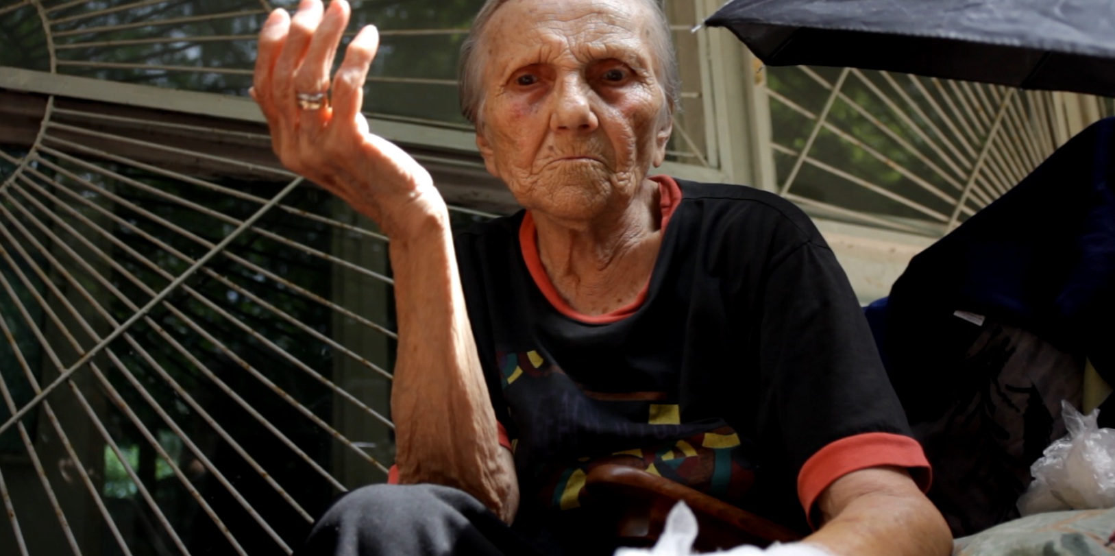 Nitu Floarea a ajuns in pragul varstei de 90 de ani sa doarma sub cerul liber