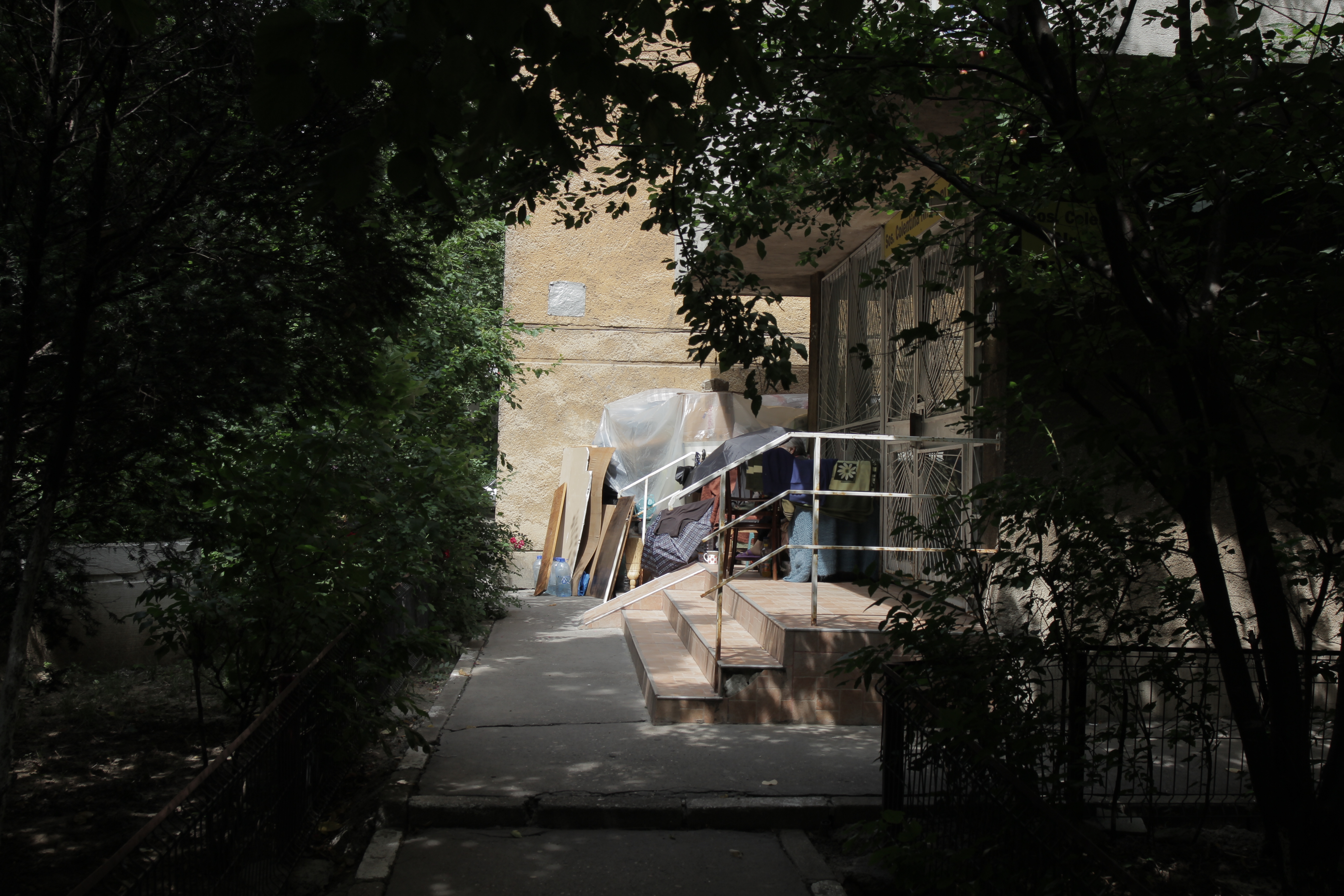 Asa arata locul in care dorm acum batranele