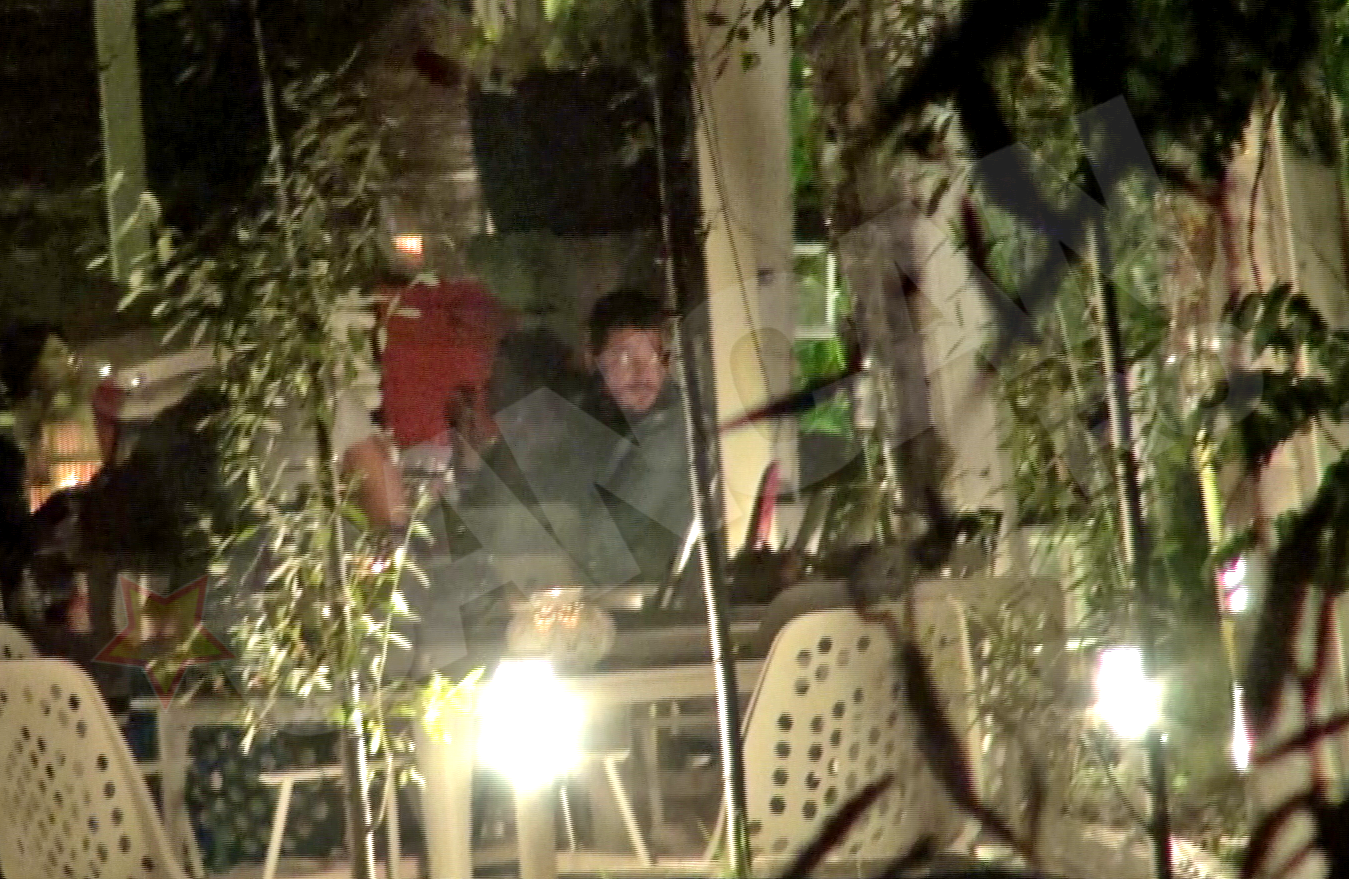 Fostul iubit al Andei Adam a iesit la terasa cu un cuplu si copilul acestora