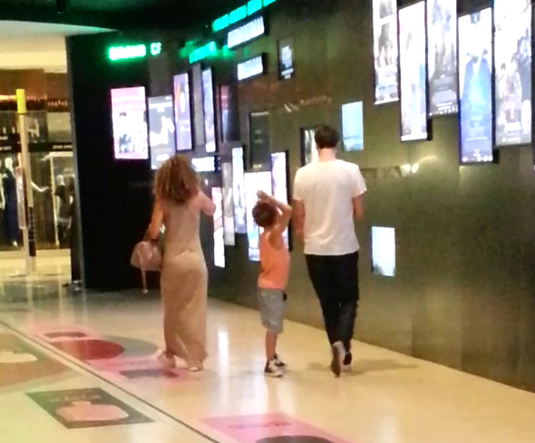 Debordand de energie, ca orice copil, pustiul n-are astampar o clipa