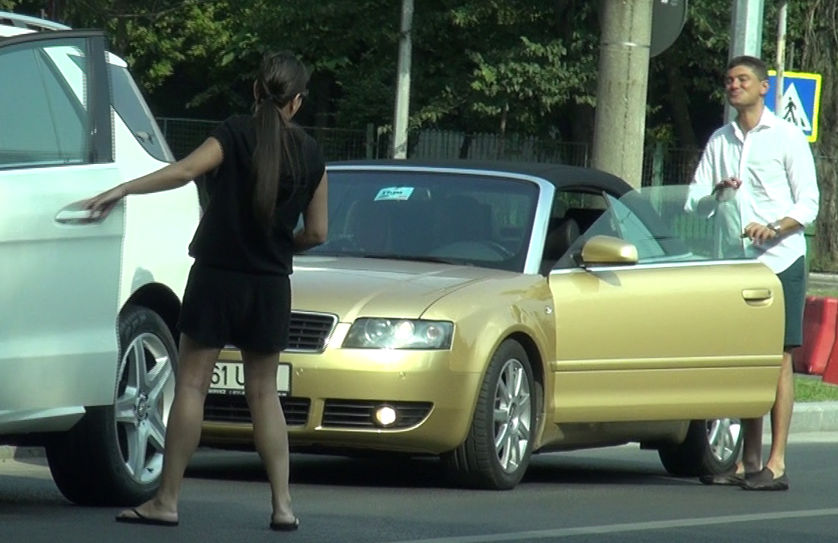 Boureanu si-a tuguiat buzele ca-ntr-un pupic