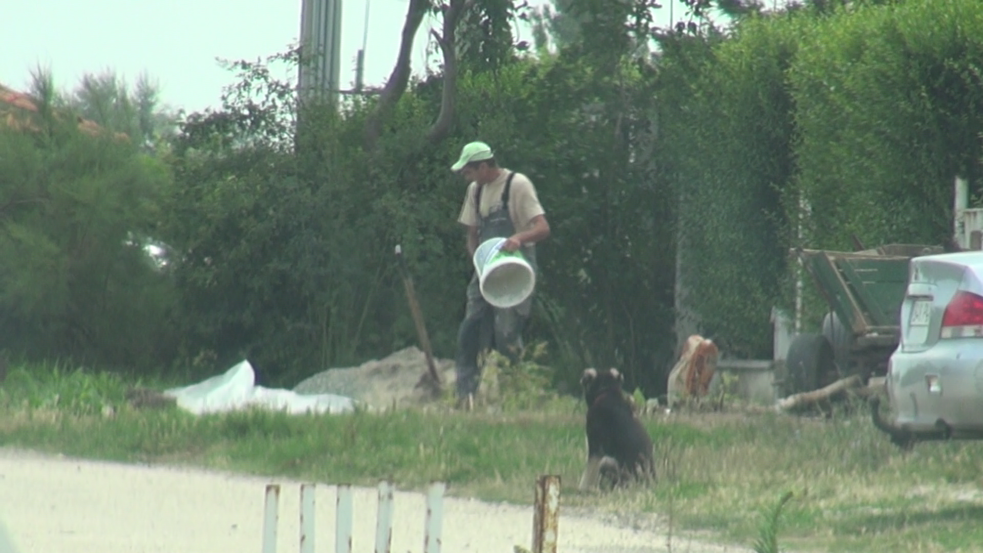 Muncitorii lucreaza la vila de la 2 Mai