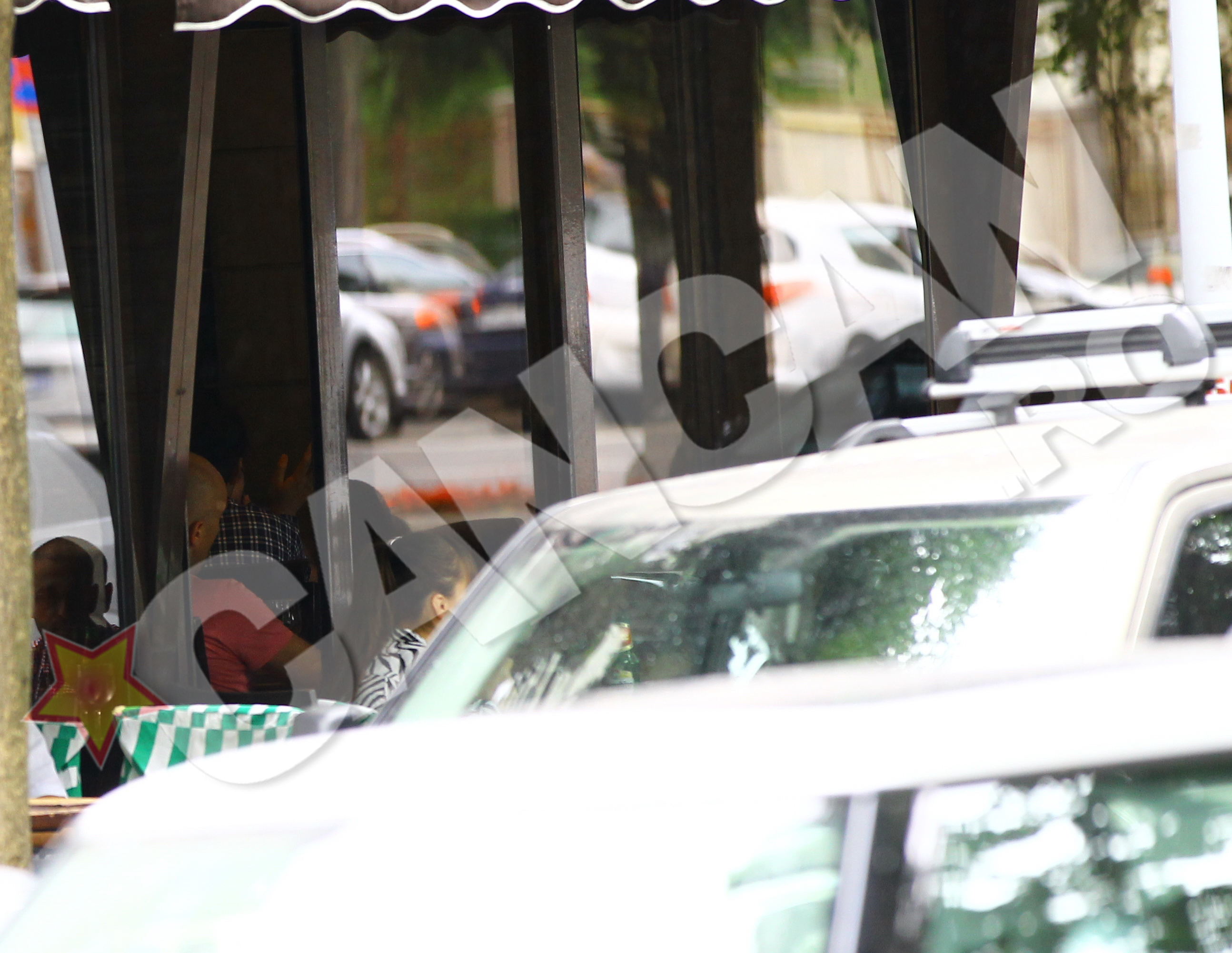 Costi si noua lui cucerire au luat pranzul la un restaurant italienesc