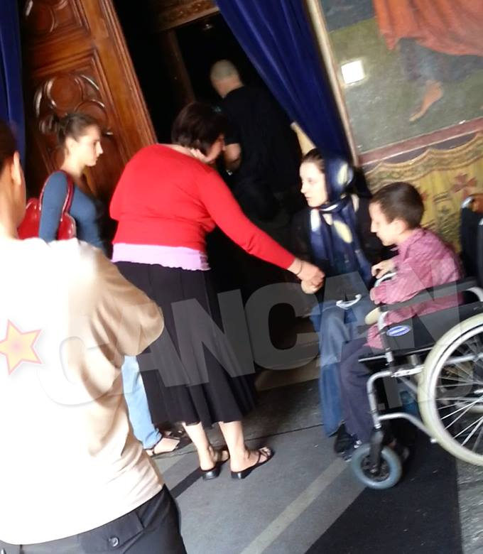 Magda Catone a dat de pomana unei sarmane