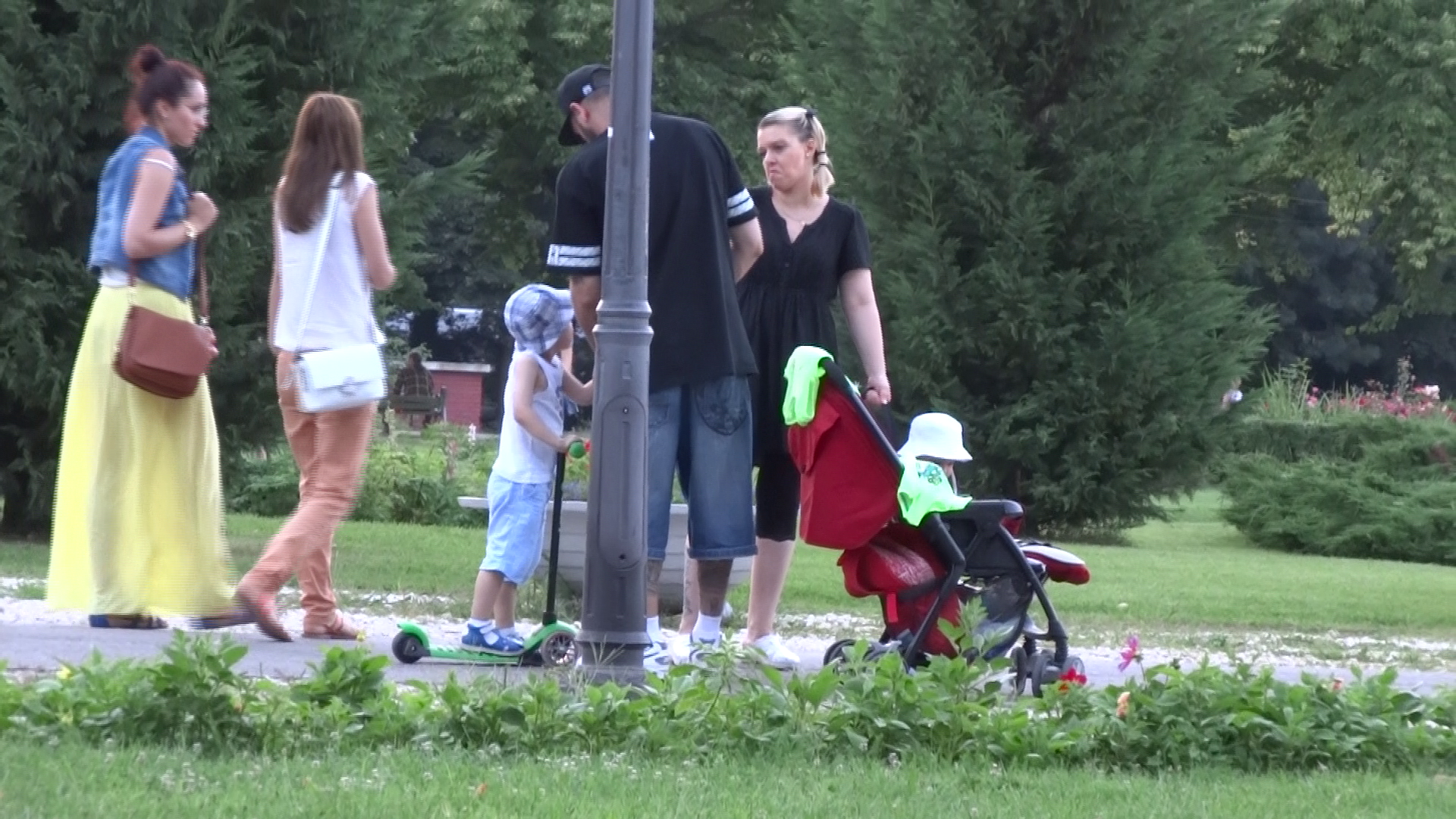 Caddy a petrecut o dupa-amiaza intreaga in parc cu familia