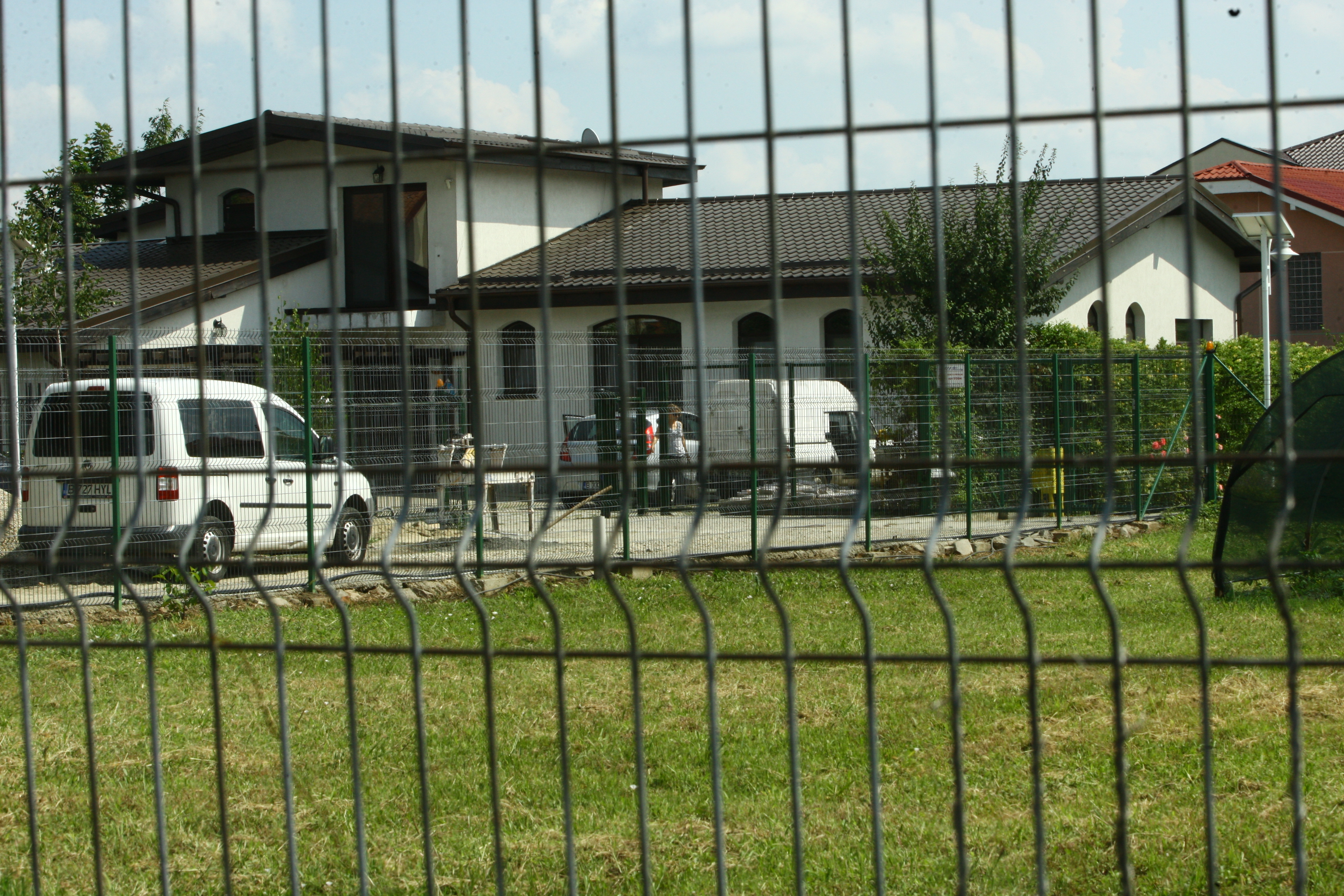 Aceasta este casa lui Vasile Avram din Pipera