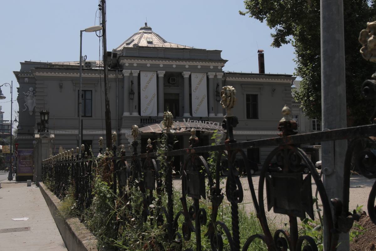 Legendele spun ca unul dintre cele mai vechi cazinouri din Capitala este bantuit de numai putin de 23 de fantome