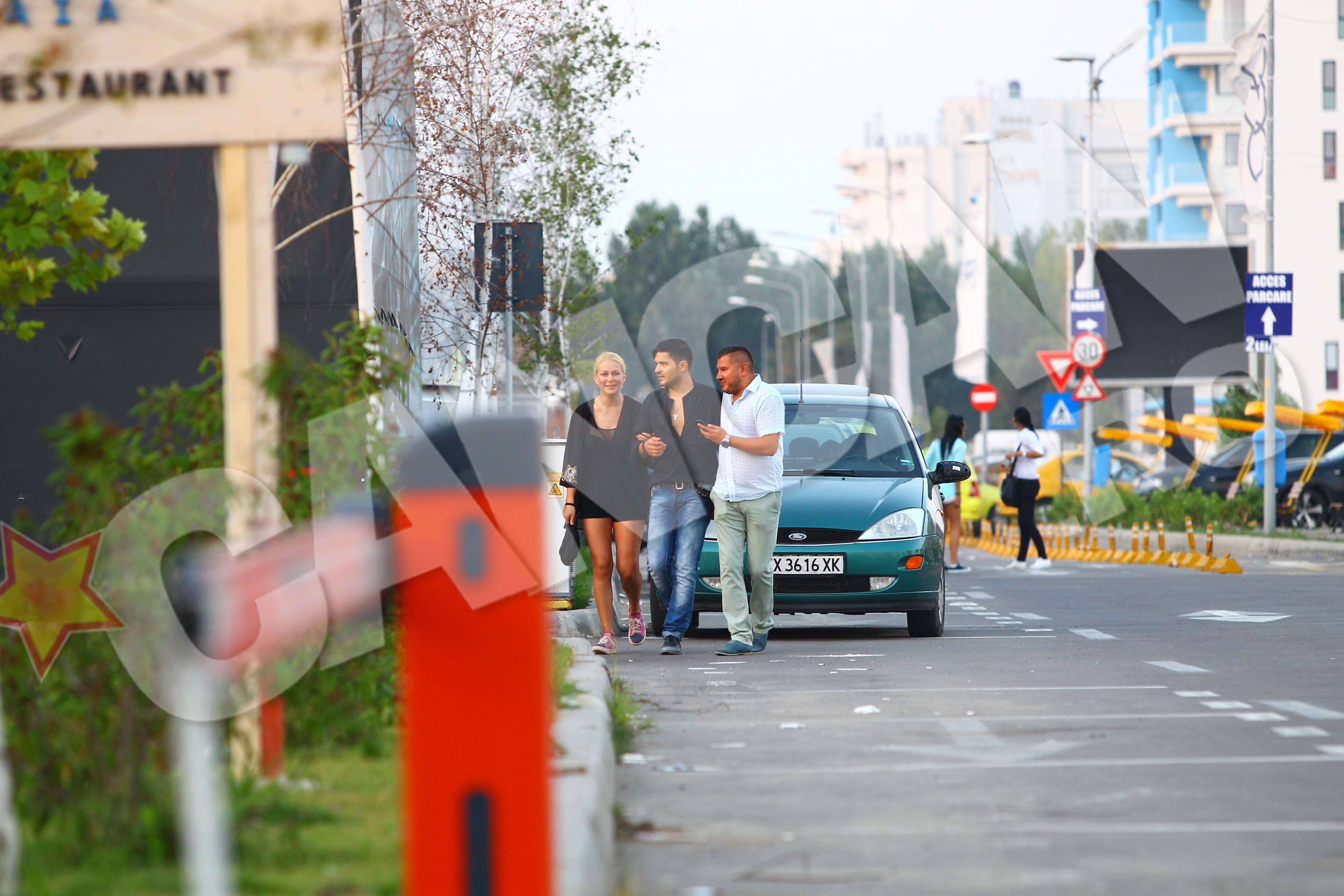 Liviu Varciu a aparut la brat cu o blondina pe care a agatat-o in club