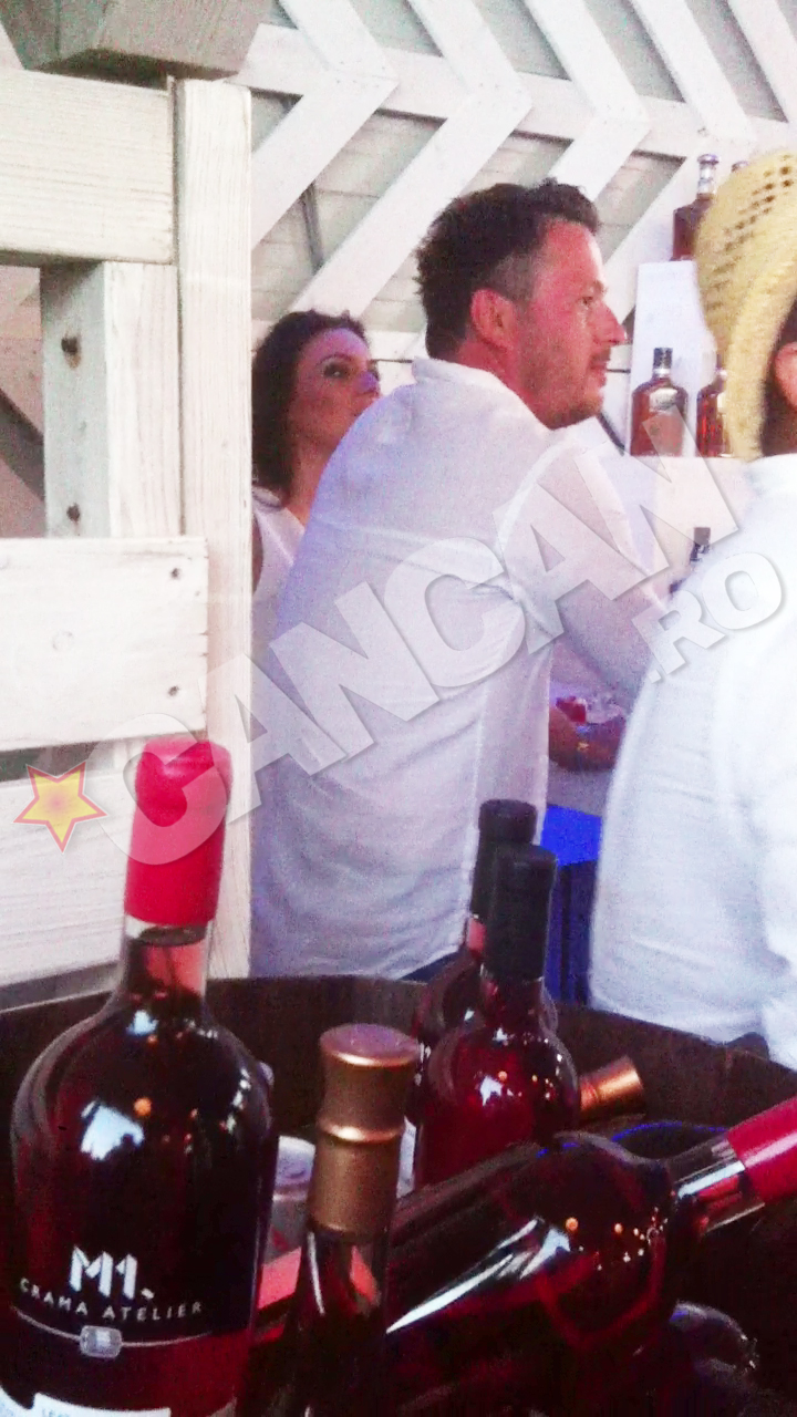 Cici si-a dus iubita la un local de fite din Mamaia