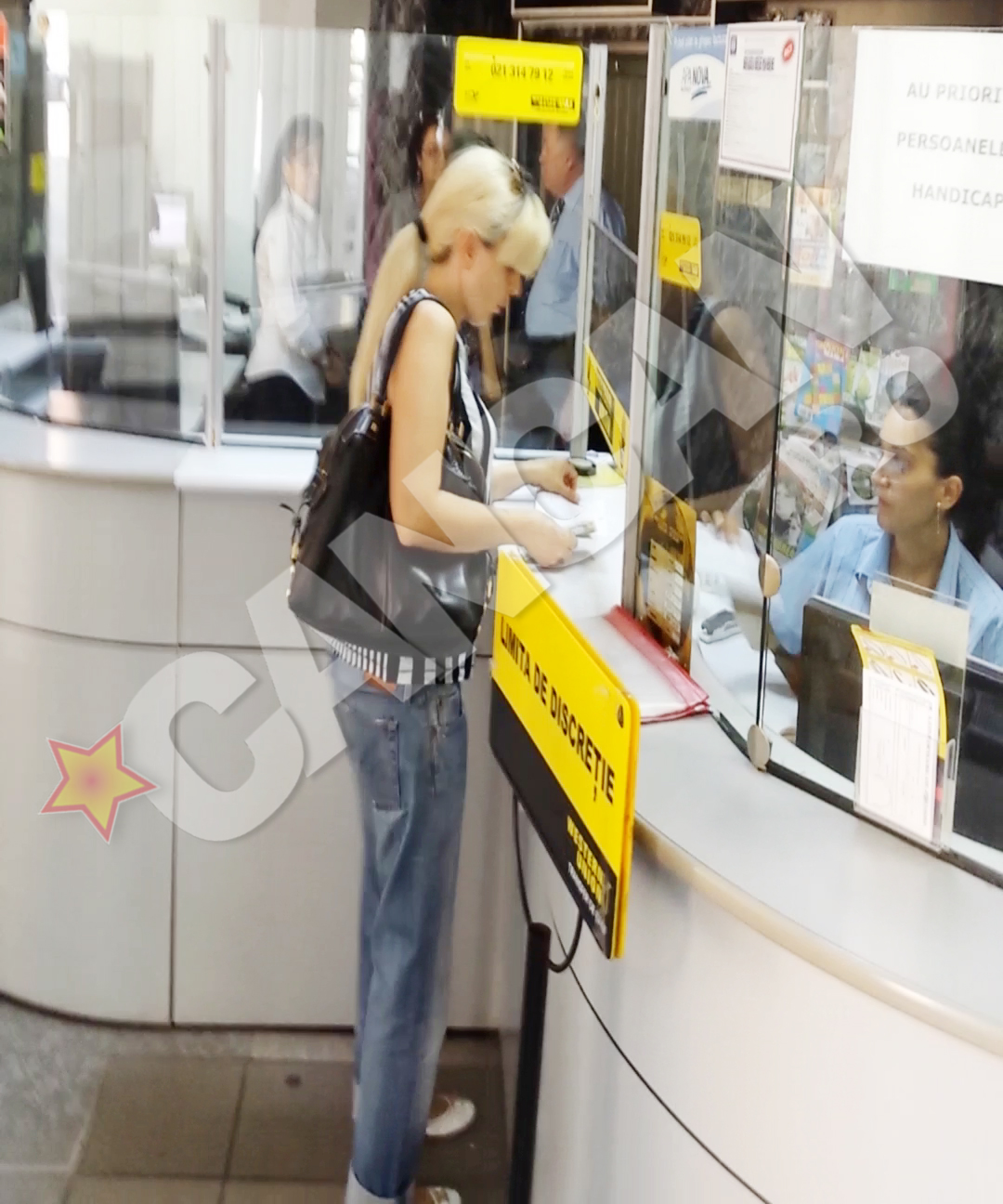 Corina Stoica s-a dus la posta sa-i trimita o scrisoare fostului ei sot, care se afla in inchisoare