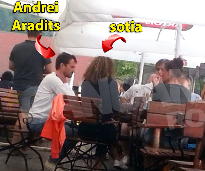 Andrei Aradits a luat masa alaturi de sotie, copil si de cativa prieteni
