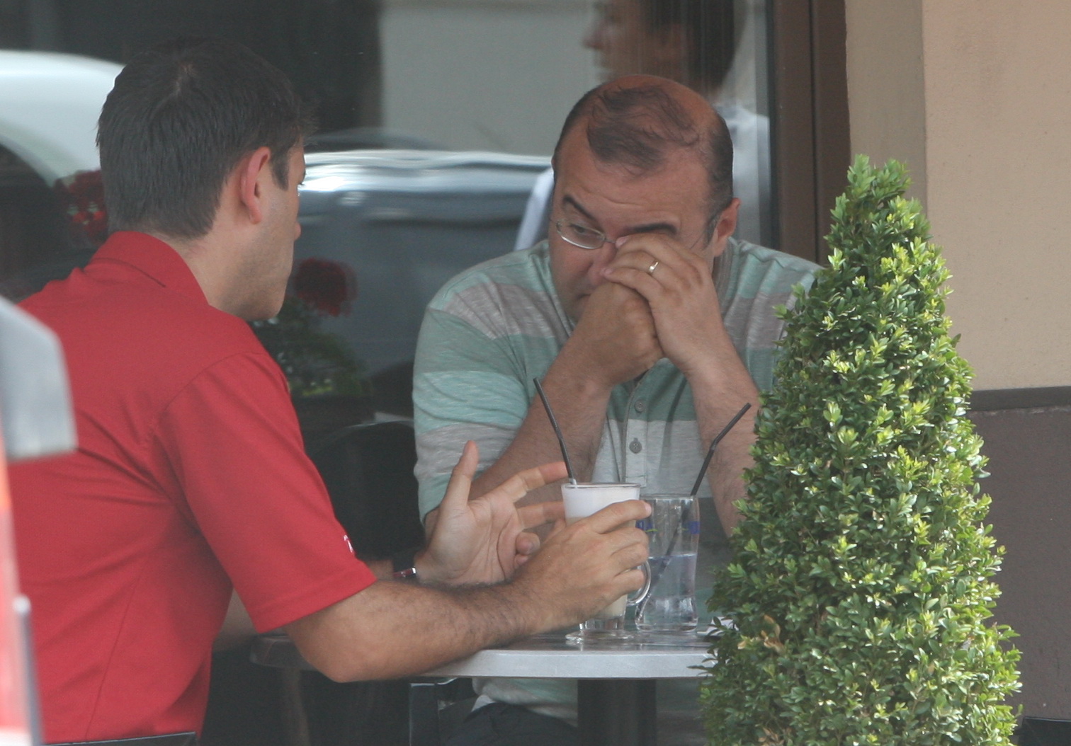 La un moment dat, lui Saftoiu pare ca i-a intrat ceva in ochi