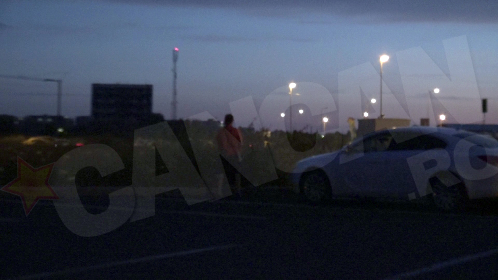 Dupa ce a lasat pantofii sotiei in portbagaj, s-a usurat in parcare, langa masina