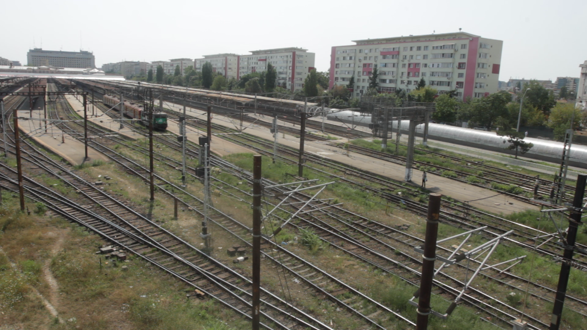 Se spune ca mortii erau carati cu trenul, iar carausii ii stropeau cu alcool sa para ca sunt beti
