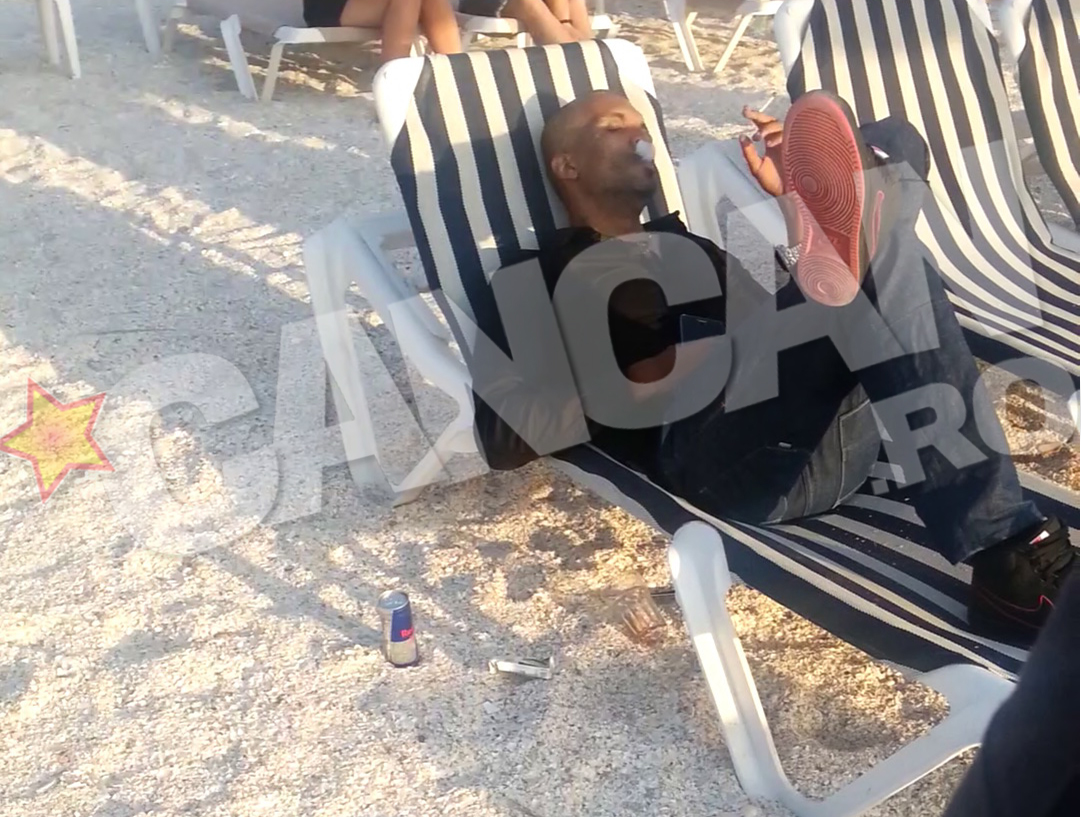 Mike a adormit cu tigara in gura