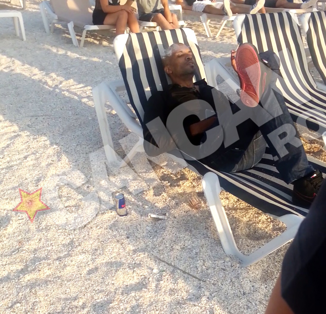 Mike Diamondz, ravasit pe sezlong, a fumat o tigara suspecta