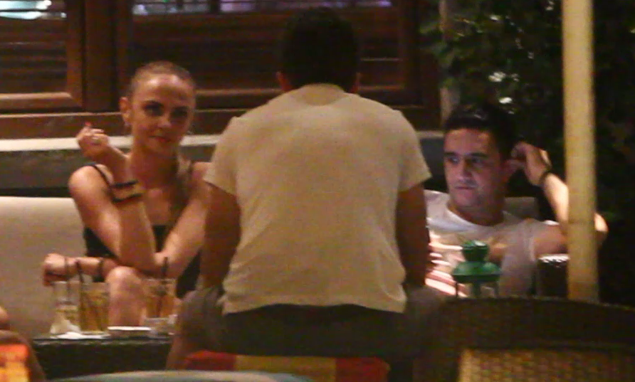 Prietena lui Lucian Becali discuta cu unul dintre apropiatii de la masa