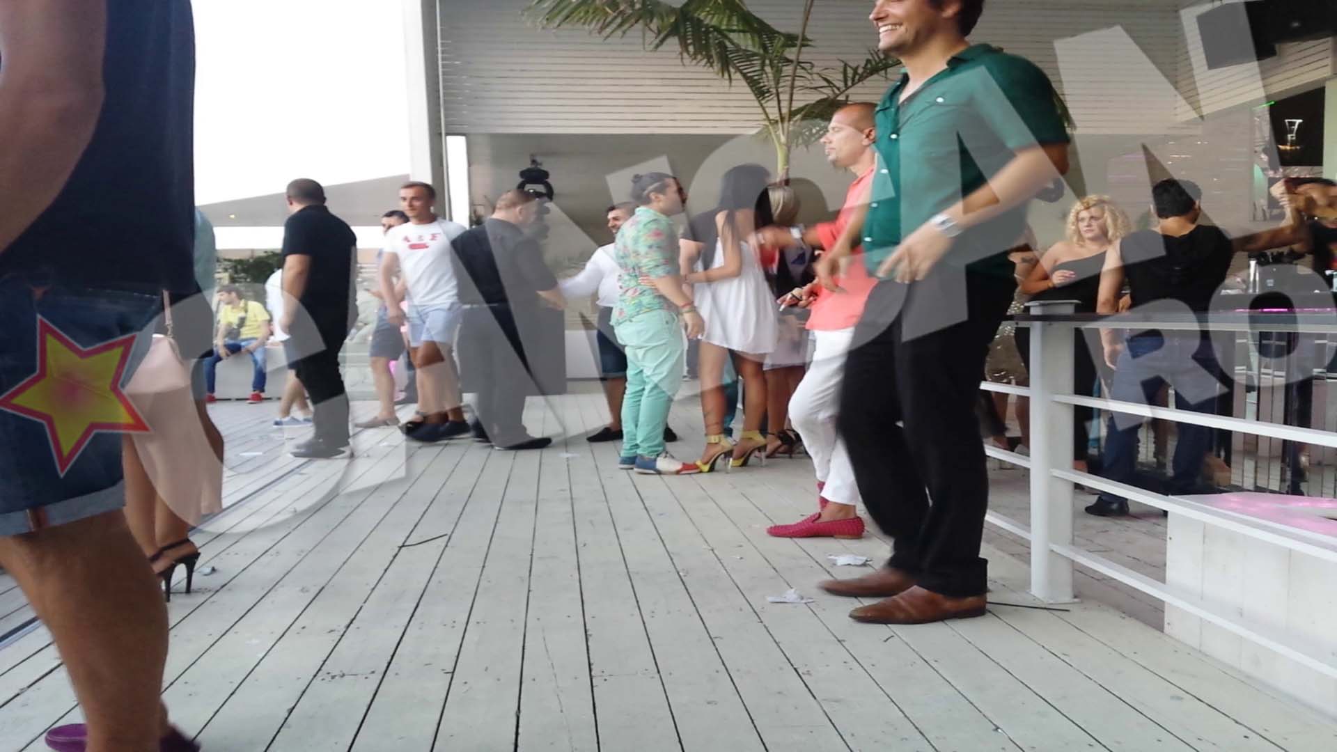 Pepe a discutat cu mai multe femei