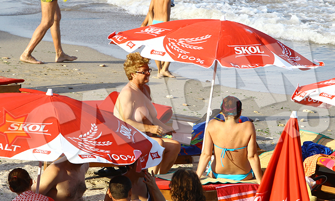 Sotia politicianului a facut toples, chiar daca nu mai este la prima tinerete