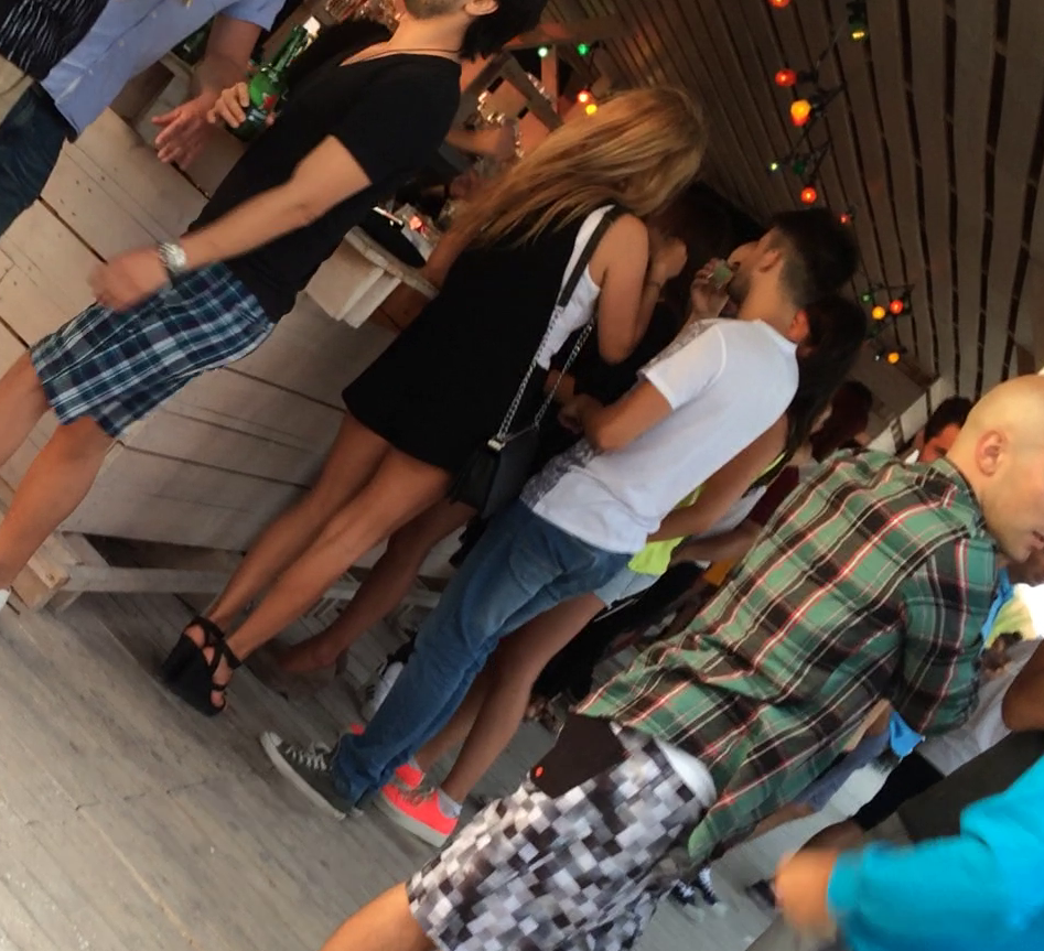 Cei doi au baut shot dupa shot