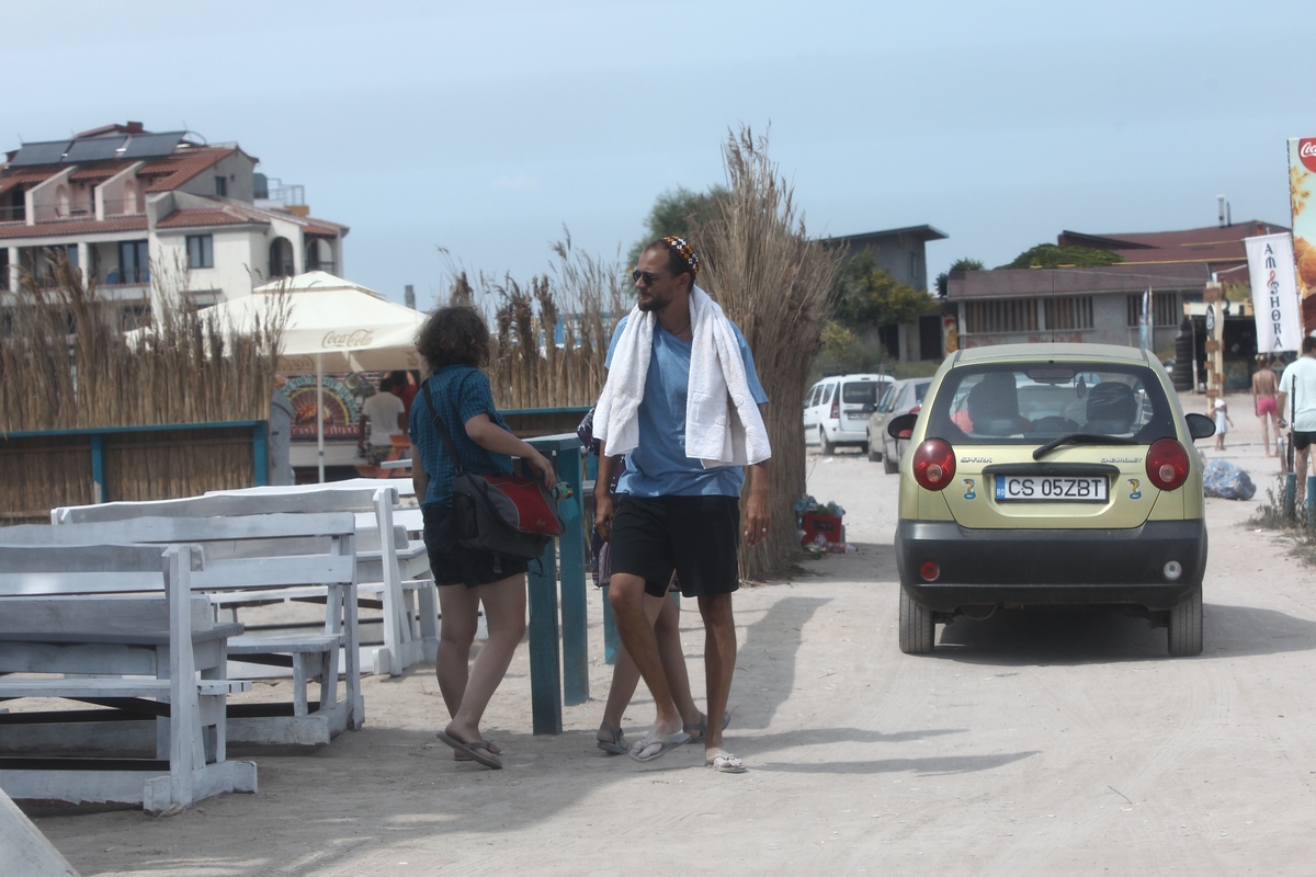 Realizatorul Tv este un personaj foarte des intalnit prin Vama Veche