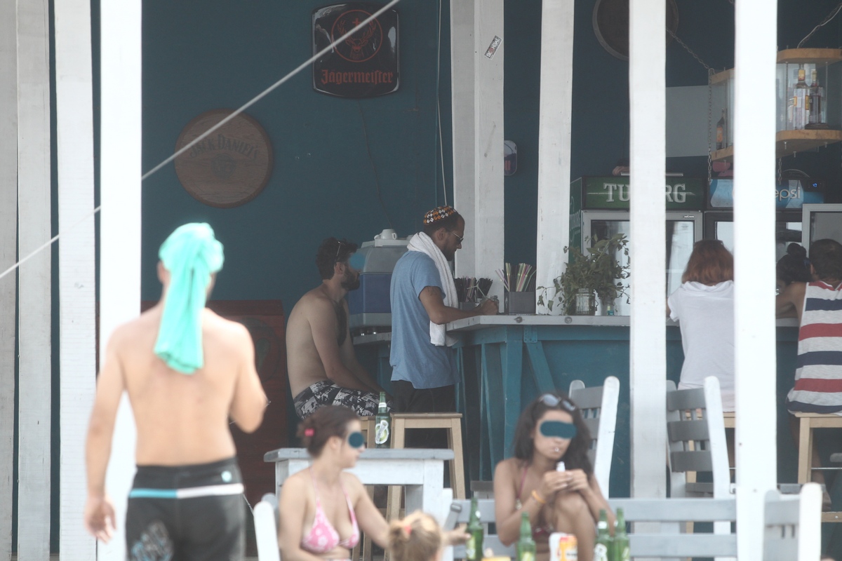 Vedeta si-a facut un cocktail la teresa unui prieten apoi a plecat in pelerinaj prin Vama