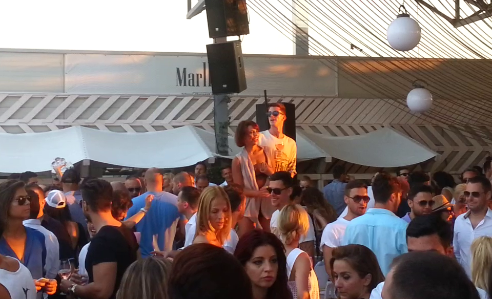 andreea popescu pe mese