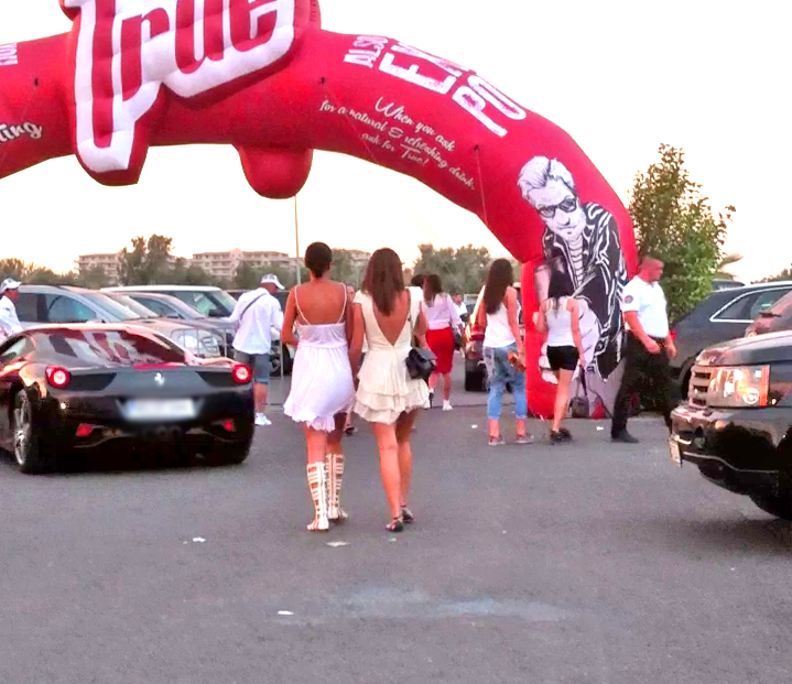 Iulian Dirnea intoarce bolidul de sute de mii de euro si parcheaza in alta parte