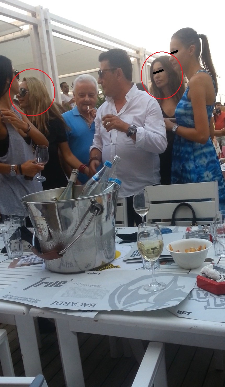 Desi tanjea la o ispita satena cu buze groase, Irinel a fost vanat tot timpul de o blonda