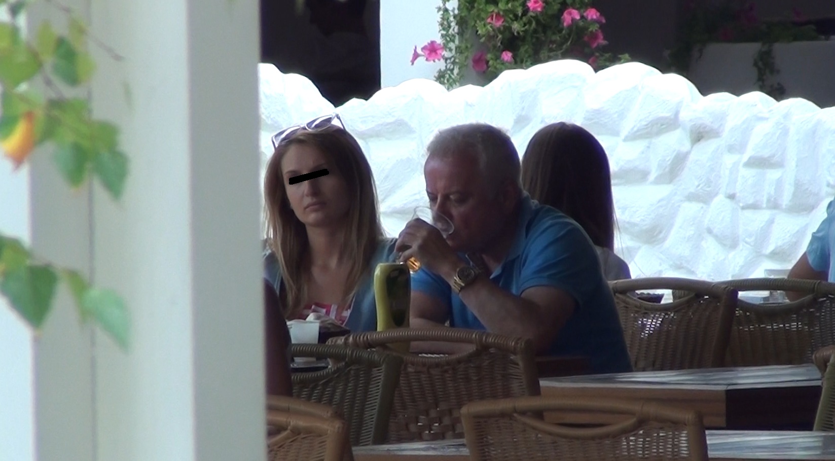 Irinel si-a incarcat bateriile cu o bere la pahar si un pranz modest