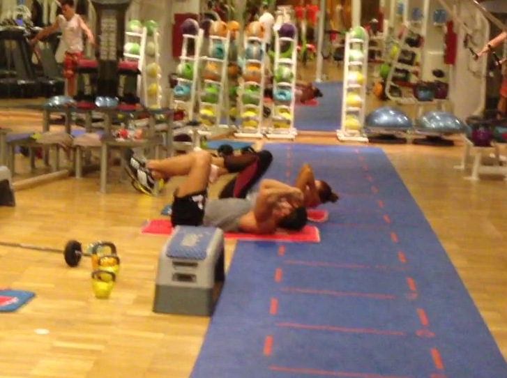 Victor si Bianca au facut abdomene impreuna