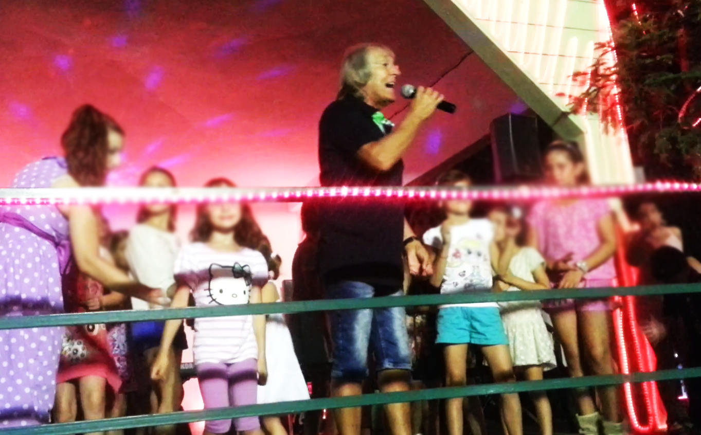 Mihai Constantinescu prezenta emisiunea