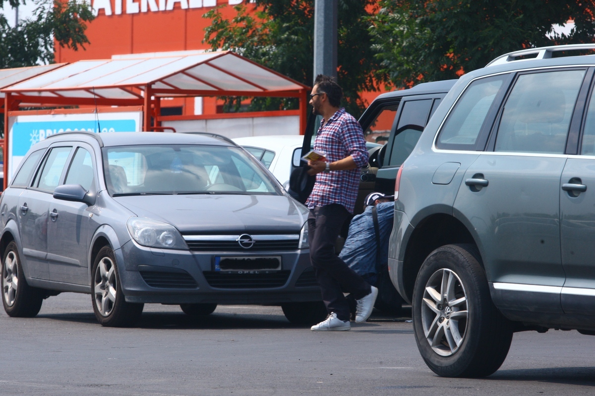 Din pacate pentru vanzator Nicolai a plecat fara sa isi cumpere nimic