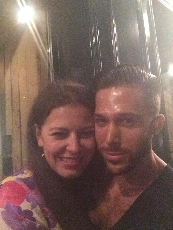 Rita zambeste fericita in bratele lui Adrian Bumbescu