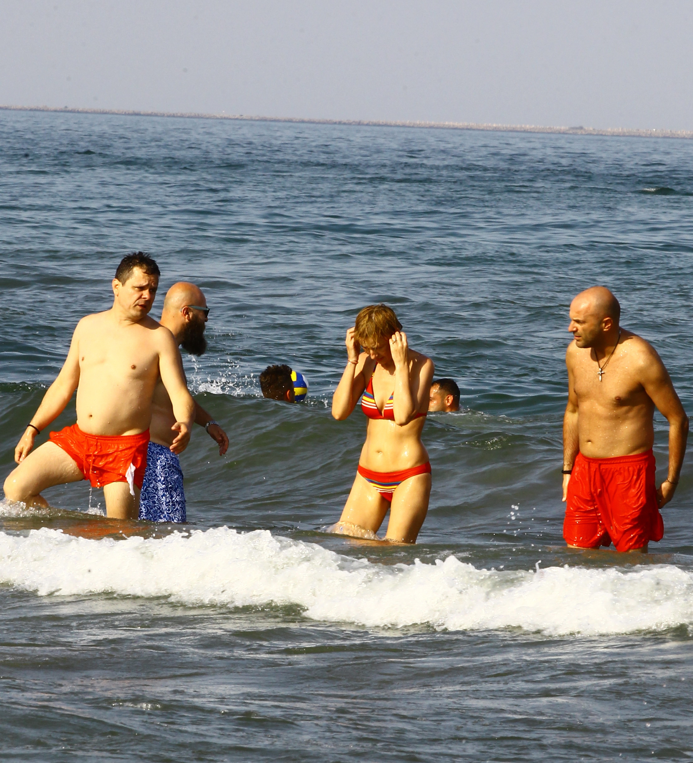 Dan Capatos iese din mare dupa o balaceala de nota 10