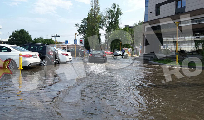Si in aceasta dimineata, strazile erau pline de apa